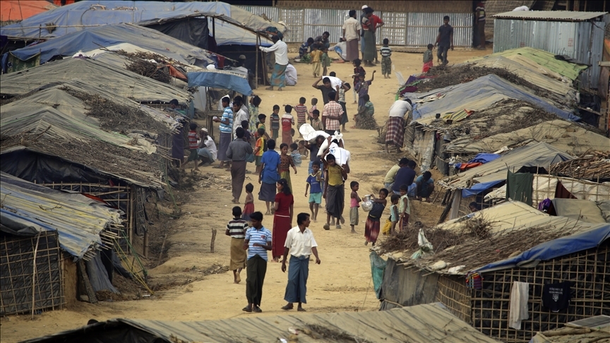 Myanmar'da cunta karşıtı "sivil hükümetin" temsilcisi, Arakanlı Müslümanlardan özür diledi
