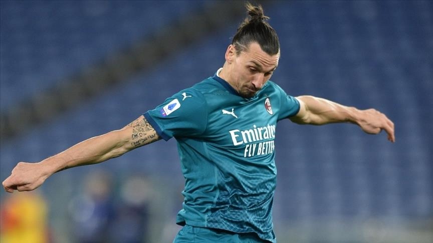 Milan extend Zlatan's contract for another season