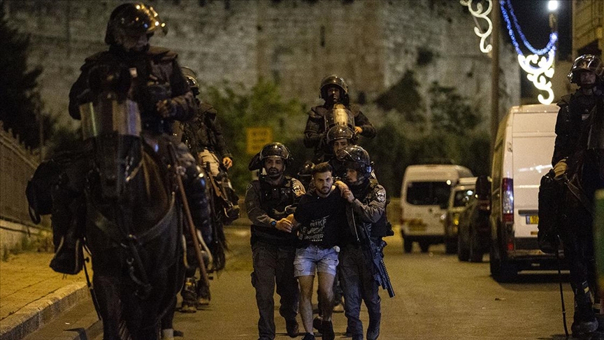 İsrail polisinin Kudüs’te Filistinlilere müdahalesinde 105 kişi yaralandı