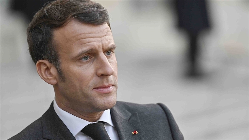 Fransa'da askerlerden Macron'a 'büyüyen kaosu engellemezsen iç savaş çıkar' uyarısı