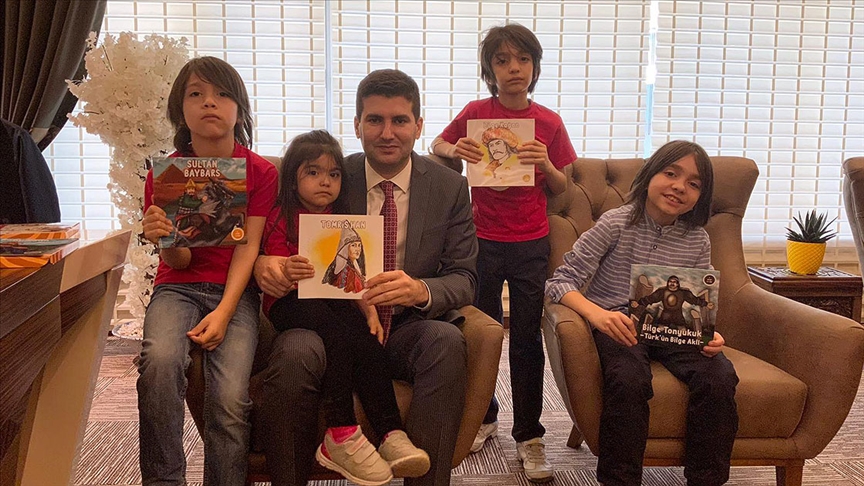 Ülkü Ocaklarından çocuklar için 23 Nisan'a özel kitap seti