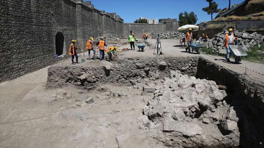 diyarbakir in yarim asirdir kapali olan