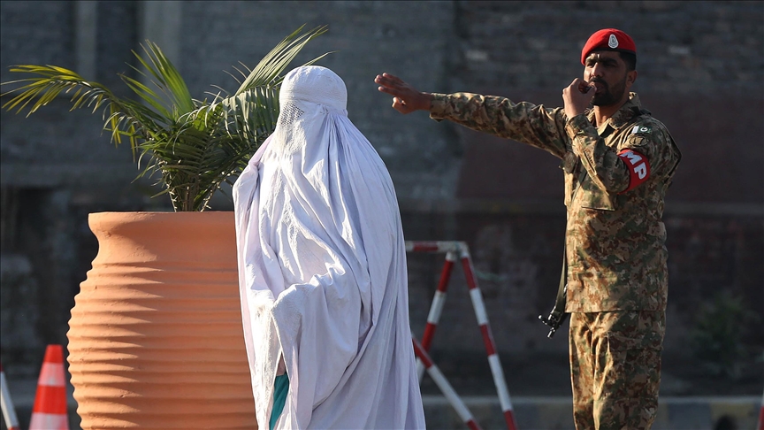 Pakistán desplegará al Ejército como parte de la lucha contra el coronavirus tras aumento de contagios