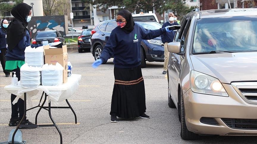 كندا.. موائد إفطار متنقلة تعويضا لإغلاق المساجد بسبب كورونا