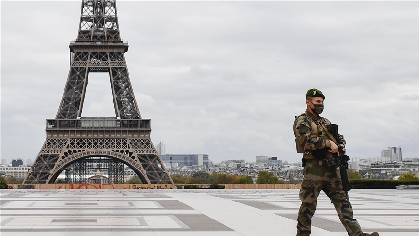 France : au 60e anniversaire d'une tentative de putsch, des généraux français publient une lettre inquiétante