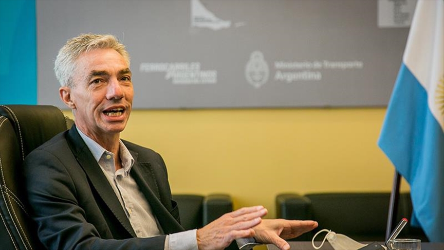 Argentina's transport minister dies in car crash