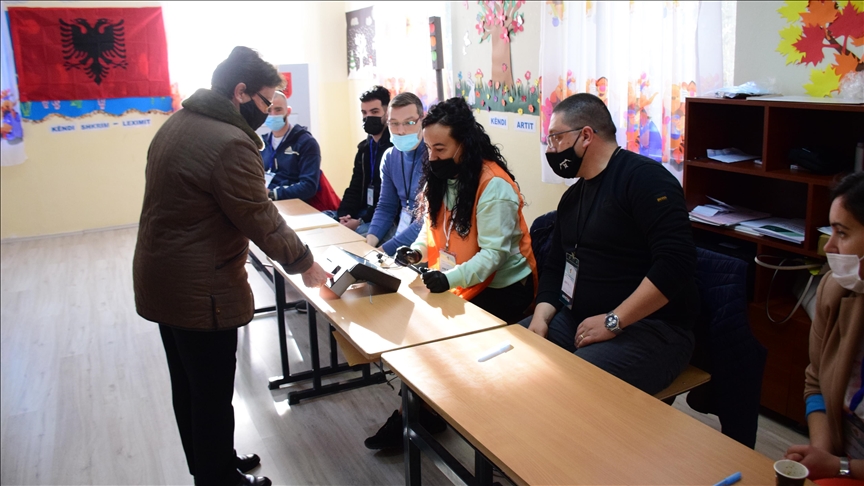 Albanians cast ballots for general elections