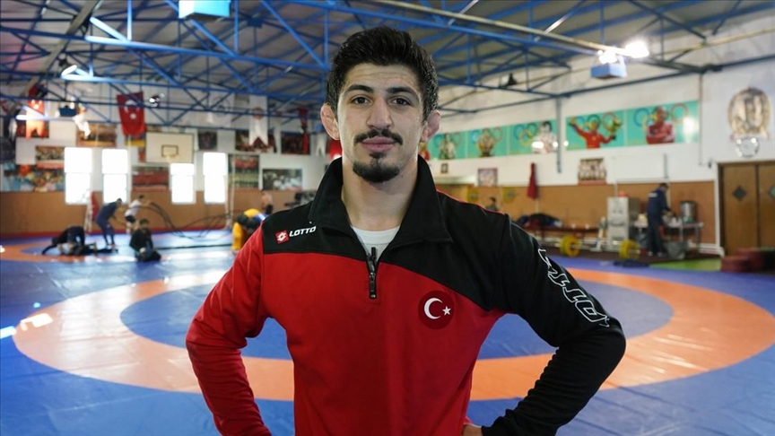 Turkish wrestler Kamal wins silver in Euro C'ships