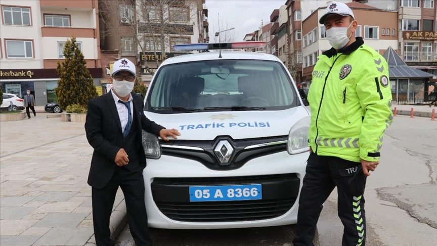 Merzifon polisinin özel yardımcısı "Trafik Ali"