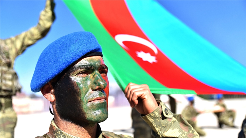 Azerbaycan ordusu askerleri Isparta'da komando eğitimi aldı