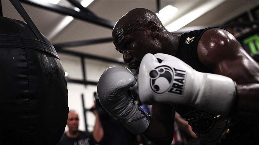 Boxe: le duel Mayweather- Paul officiellement reprogrammé