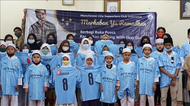 Man City's Gundogan sends gifts to Indonesian children