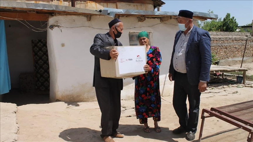 Турция оказала гумпомощь свыше 4 тыс. нуждающихся семей в Узбекистане