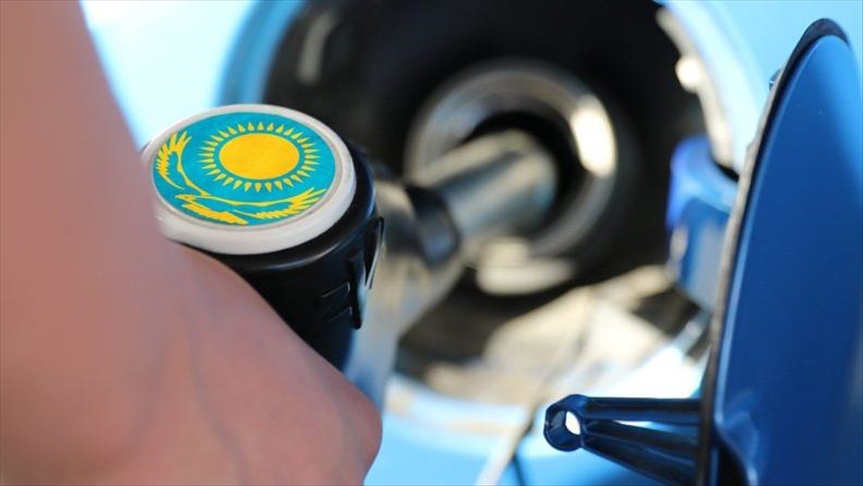 Казахстан ограничивает вывоз бензина автотранспортом 
