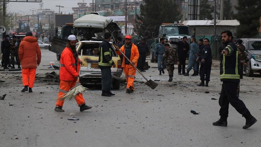 При взрыве в Афганистане погибли десятки человек