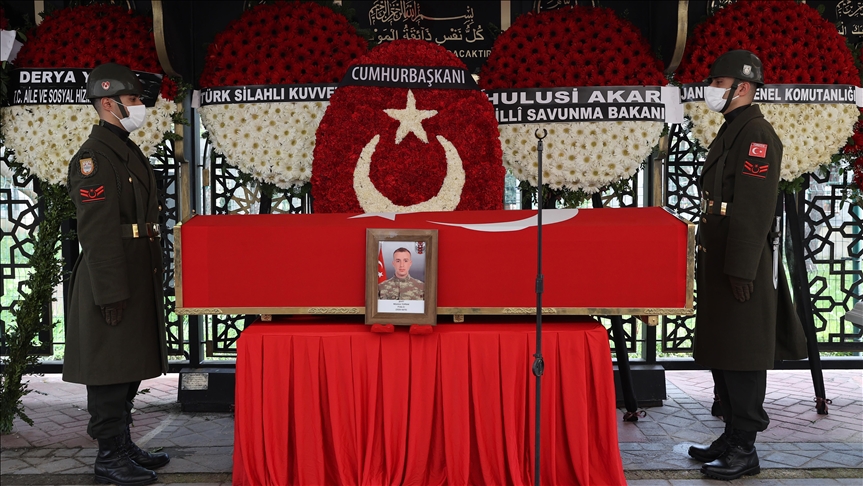 Pençe-Yıldırım Operasyonu'nda şehit olan piyade sözleşmeli er Müslüm Toprak son yolculuğuna uğurlandı