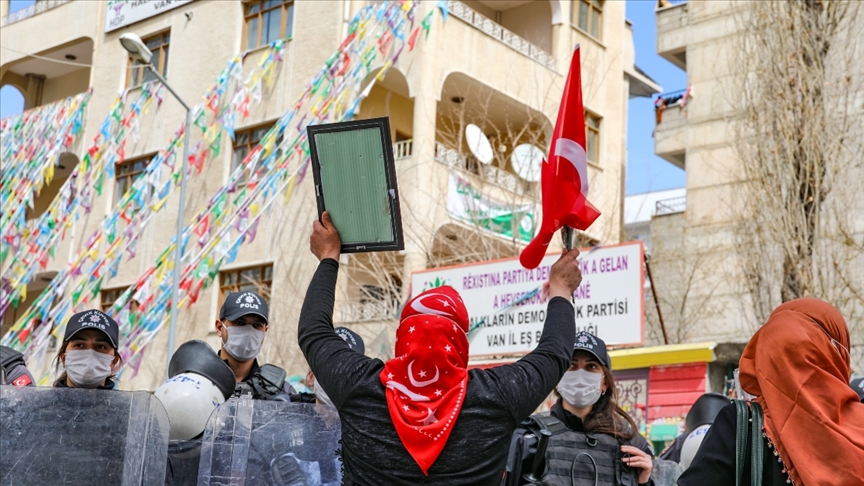 Jandarmanın raporu, kandırılarak PKK'ya katılan kadınlara HDP'nin aracılık ettiğini ortaya koydu