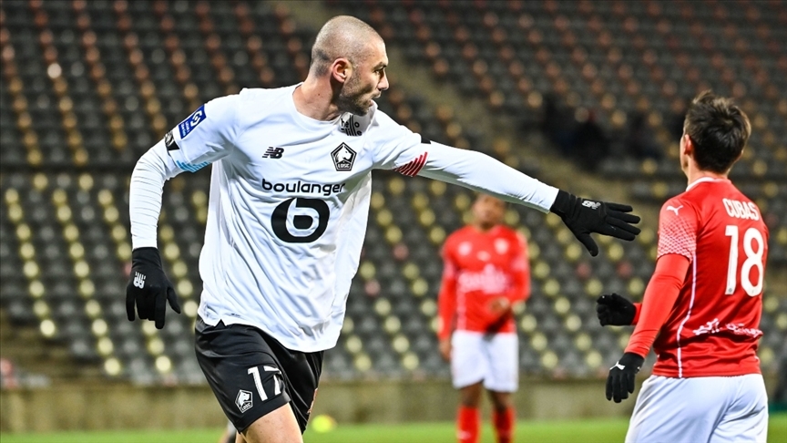 Lille, Burak Yılmaz ve Zeki Çelik'in golleriyle Nice'i 2-0 yendi