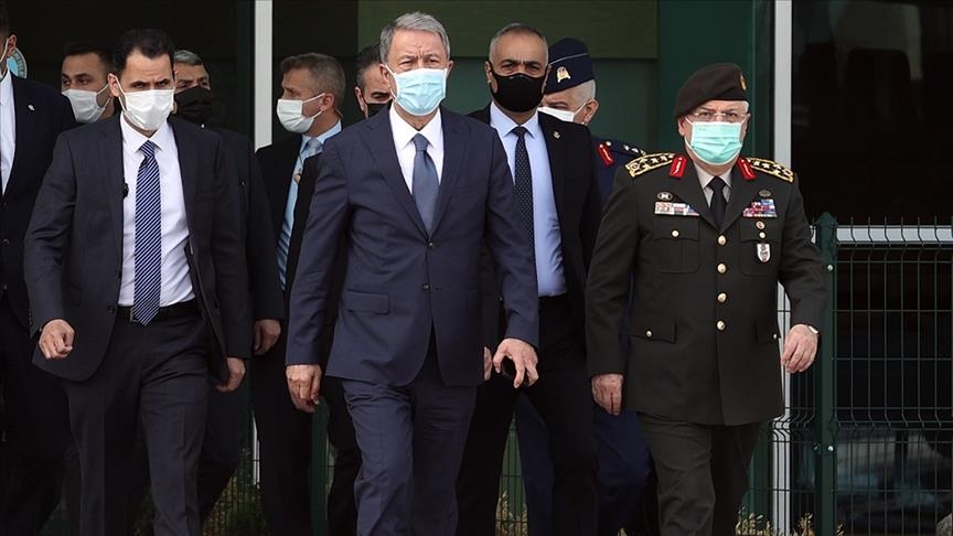 وزير الدفاع التركي يتوجه إلى العاصمة طرابلس