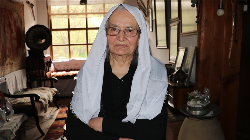 Bir kentin 'Sabiha ebesi' 87 yaşında anılarıyla yaşıyor