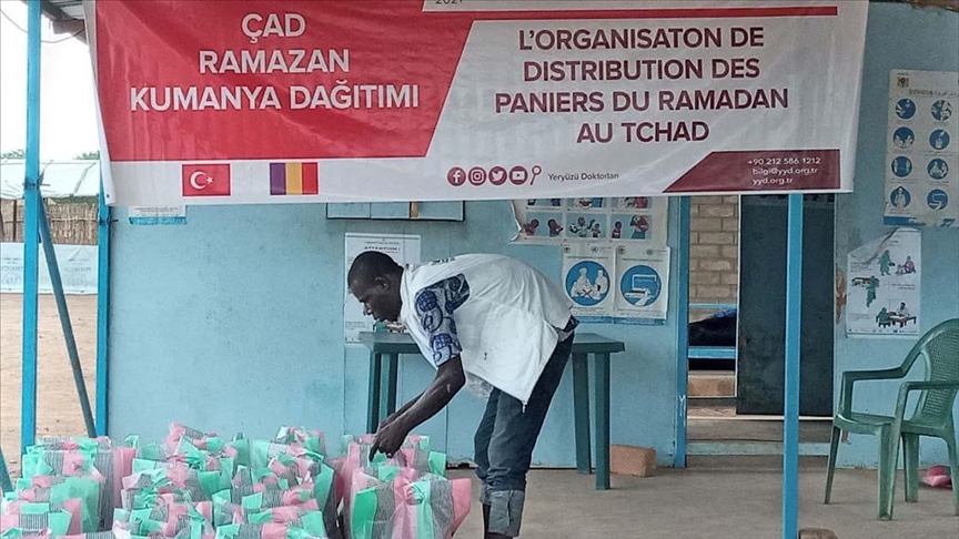 "أطباء حول الأرض" التركية تقدم مساعدات لـ400 أسرة في تشاد