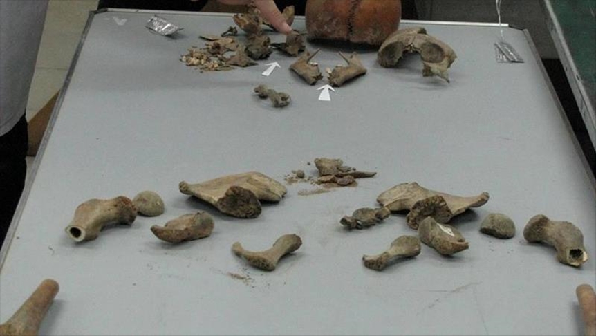 Srbija: Nastavljena iskopavanja posmrtnih ostataka žrtava rata iz grobnice u Kiževku