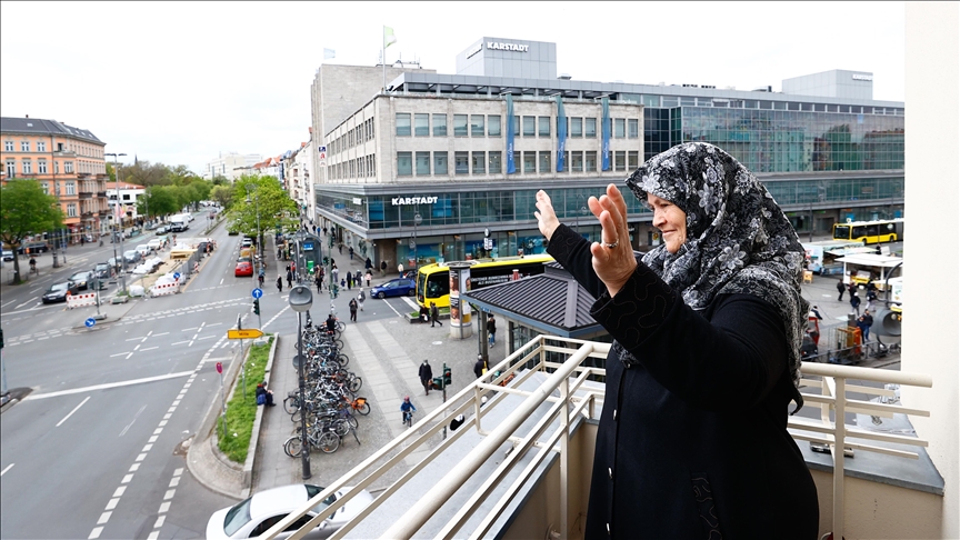 Turkish-German woman becomes social media sensation