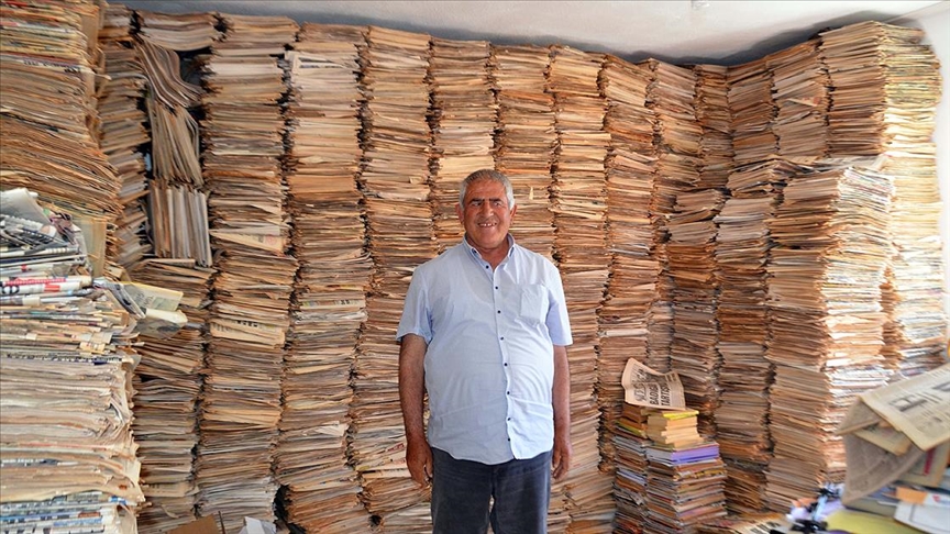 Muş'ta yaşayan Nazım Uzunboylu 53 yıldır okuduğu gazeteleri arşivliyor