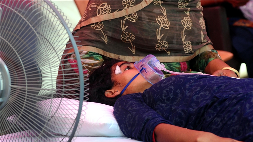 India’s daily COVID-19 cases climb to new world record