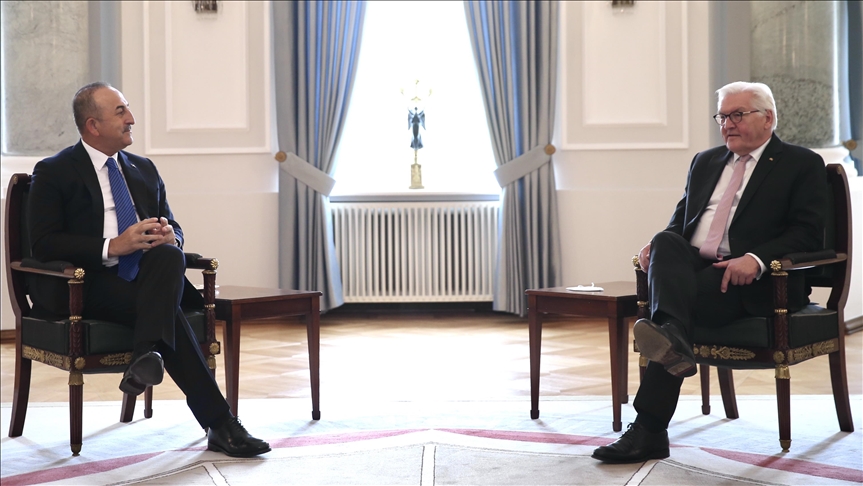 Turkish foreign minister received by German president