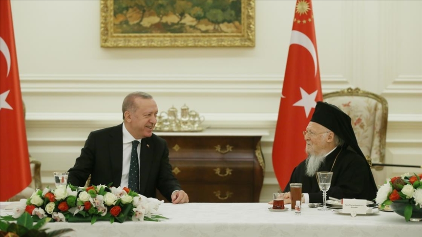 Эрдоган принял участие в ифтаре вместе с представителями меньшинств Турции
