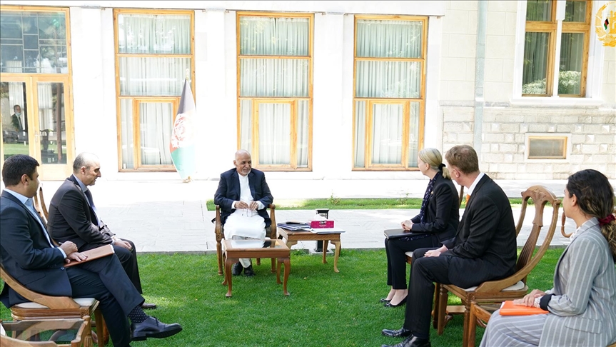 غنی با سفیر انگلستان در کابل دیدار کرد