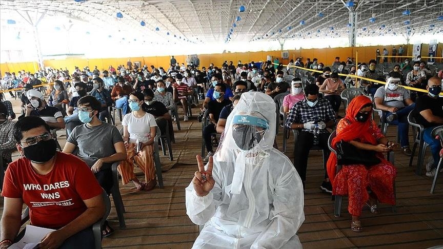 Индия обновила антирекорд по коронавирусу: более 412 тыс. заболевших за сутки