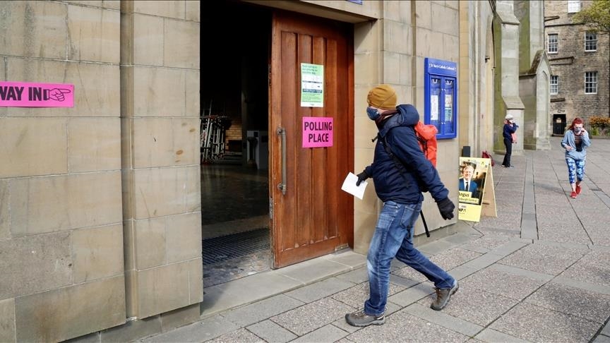 Élections en Écosse : forte affluence dans les bureaux de vote sur fond de visées indépendantistes