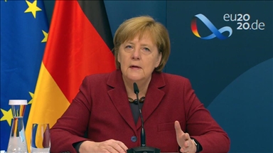 Canciller de Alemania se comprometió a mantener vivo el recuerdo de los crímenes cometidos por los nazis