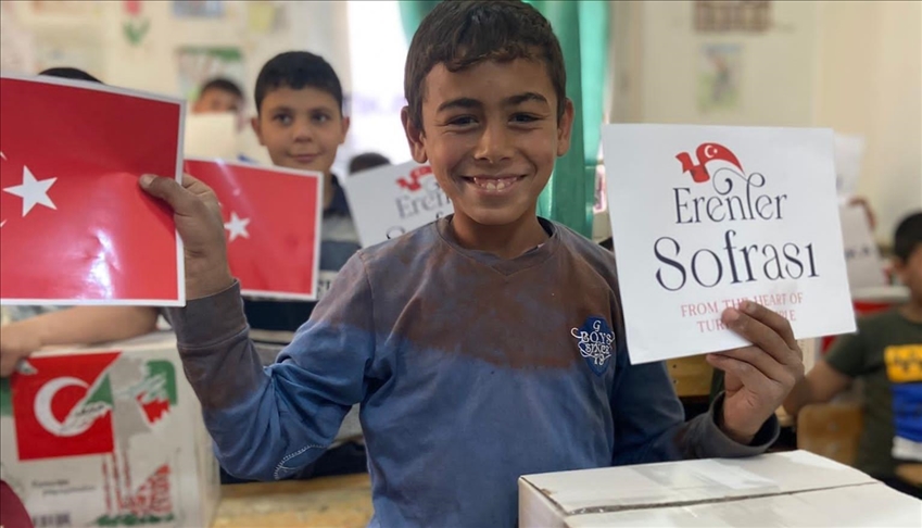 Syrie: La TIKA distribue des aides alimentaires à 3 mille étudiants orphelins