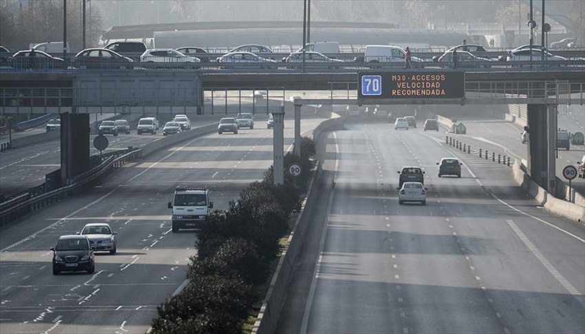 España defiende plan para introducir peajes en carreteras estatales