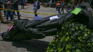 Indígenas afirman que estatua derrumbada de Gonzalo Jiménez de Quesada representaba 'muerte y represión' en Colombia