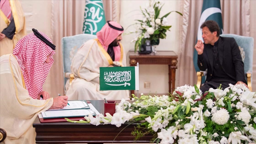 باكستان والسعودية توقعان اتفاقيات ثنائية لتعزيز التعاون 