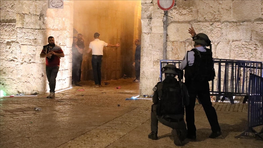 Jérusalem : Israël opprime les Palestiniens à "Bab al-Amoud" et empêche l'arrivée des ambulances