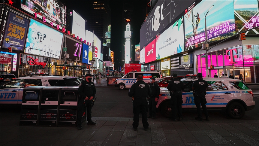 New York'ta Times Meydanı'ndaki silahlı saldırıda 4 yaşındaki çocukla iki kişi yaralandı