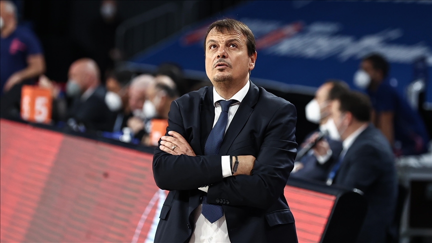 Ergin Ataman, Avrupa'da başka bir kulüp için Anadolu Efes'ten ayrılmayı düşünmüyor