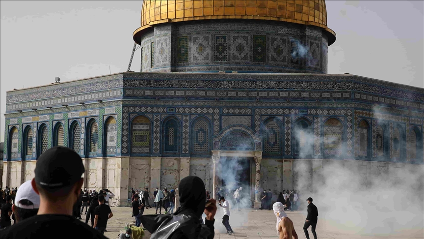 Nueva incursión de la Policía israelí en la mezquita de Al Aqsa deja más de 300 palestinos heridos 