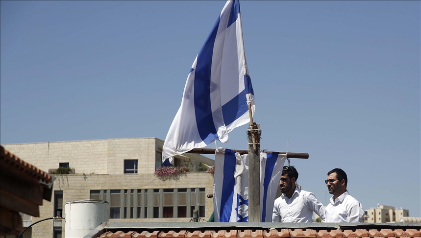Israeli forces, settlers attack Palestinians in Sheikh Jarrah