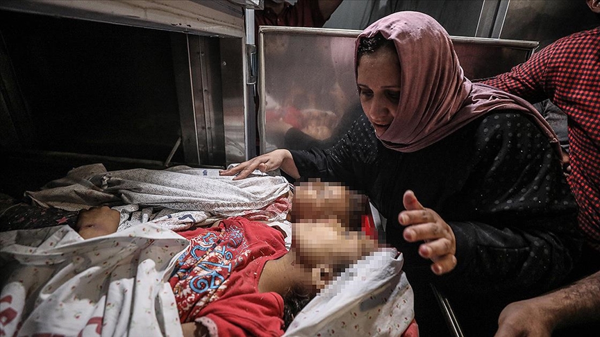 İsrail'in Gazze'ye saldırısında 9'u çocuk 20 kişi şehit oldu