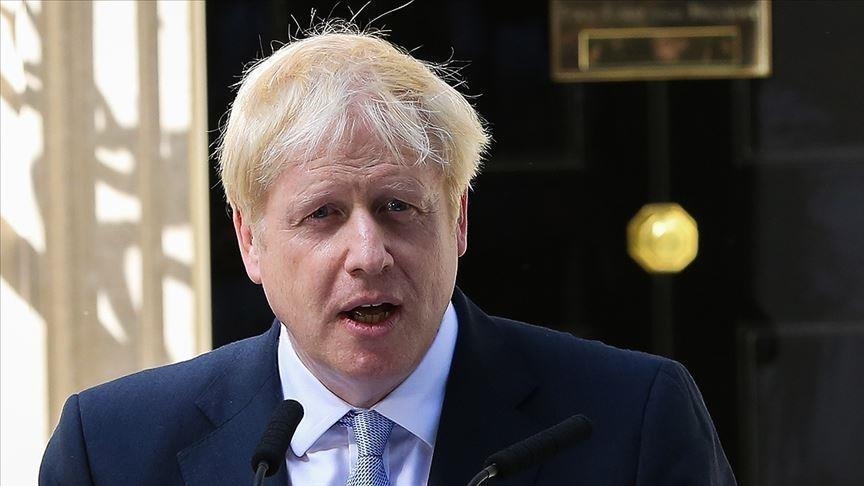 Der britische Premierminister kündigt die Lockerung der COVID-Beschränkungen in England an
