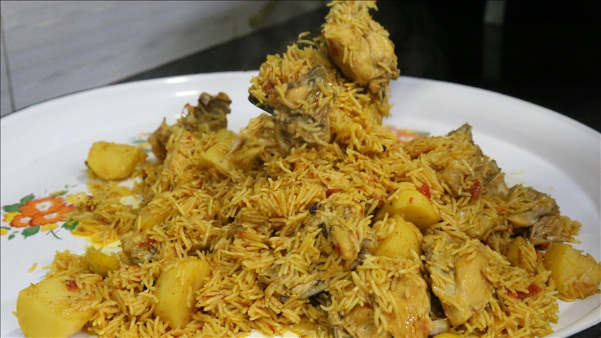 Pakistan'da bayram sofralarının vazgeçilmez yemeği: Biryani