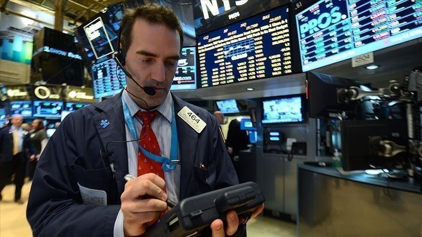 US stocks down for third day with high volatility