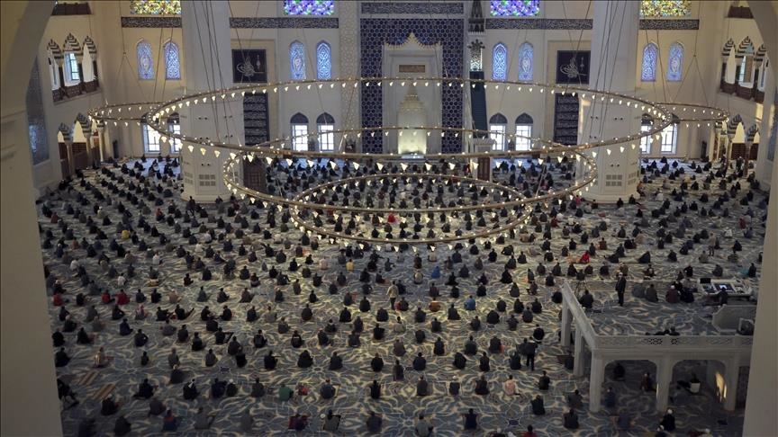 Eyda Remezanê tê pîrozkirin