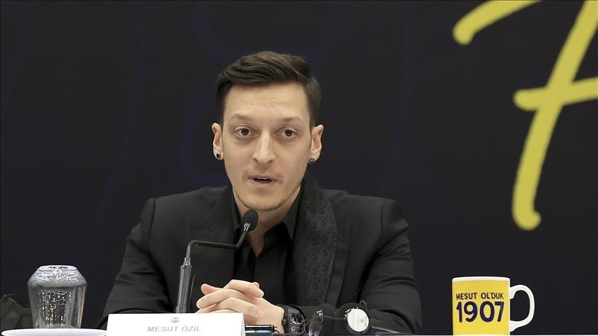 Mesut Ozil félicite le monde islamique à l'occasion de la fête de l'Aïd, avec une photo d'al-Aqsa